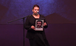 STOJANKA JE NA BINU IZAŠLA SA SLIKOM UBIJENOG OCA Zbog nje plače cela Srbija: Sa majkom sam došla u koloni bežeći od Oluje, a baka i deka...