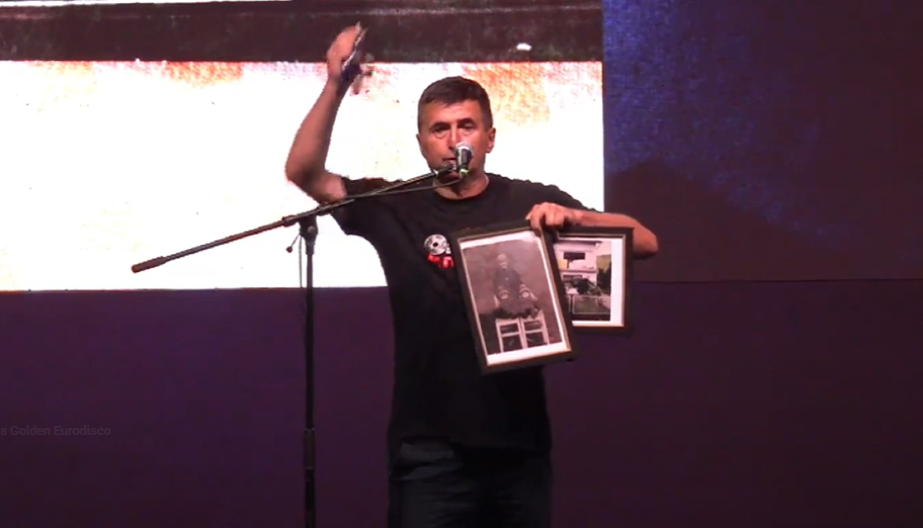 OVO SU SLIKE IZ MOG SREĆNOG DETINJSTVA I KUĆA KOJU SMO NAPUSTILI, OD NJE JE OSTAO SAMO KLJUČ Ratni veteran Nenad je jedan iz kolone