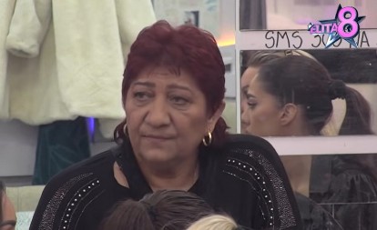 "REZULTATI SU LOŠI, TEŠKO PODNOSI TERAPIJE" Rada Vasić u lošem stanju nakon što joj se vratio rak: "Mnogo je bolesna"