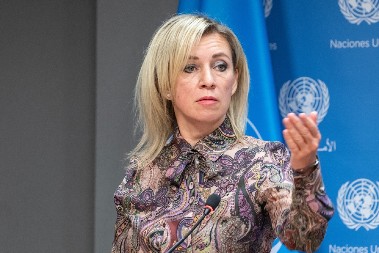 RUSIJA NEĆE ĆUTATI Zaharova upozorava „Američke tarife napad na suverenitet“