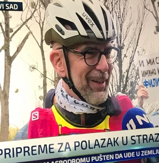 TATA BLOKIRAO FAKS, SIN DOBIO DIPLOMU I PRIPRAVNIŠTVO! Za porodicu Beljanski pravila ne važe!