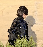 "OVO JE ZASTRAŠUJUĆE!" Javnost zgrožena fotografijom slavne rijaliti zvezde - htela da ispadne kul, pa uplašila čak i malu decu