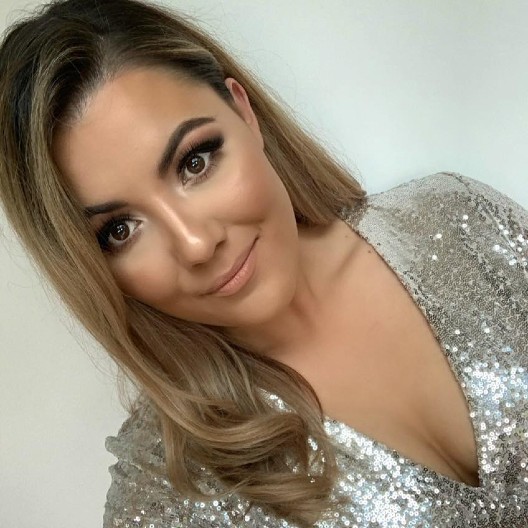 SNAJA SE SA SVEKROM MARKOM POSVAĐALA OKO TESTAMENTA, ON POKUŠAO DA JE UDAVI U BAZENU Njena ćerka skočila u vodu (FOTO)