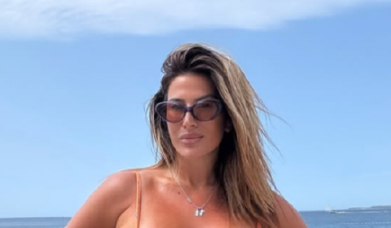 GRUDI NA IZVOL'TE, TRAČICE U ZADNJICI! Naša voditeljka zapalila mreže hot izdanjem s plaže! (FOTO)