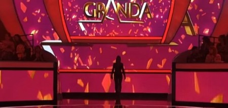 NAJSKUPLJI SPOT NA ESTRADI! Ova pevačica je dala 50.000 evra, šokiraćete se kad saznate o kome je reč!