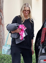 ZNATE LI KO JE OVO? Bila je najlepša plavuša, bomba devedestih, muškarci su je obožavali, a onda je digla ruke od svega