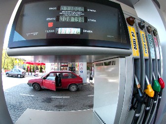 SRPSKI VOZAČI MOGU DA ODAHNU Stigle nove cene goriva