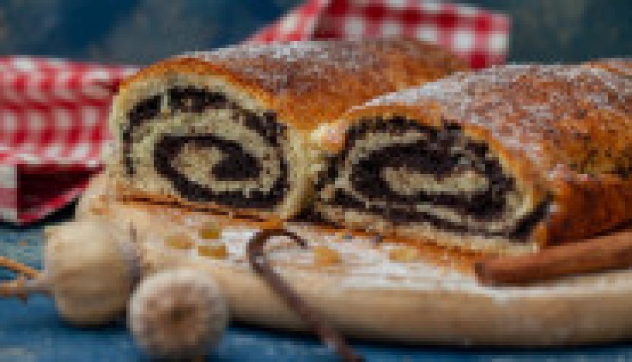 POSNA ŠTRUDLA SA MAKOM KAO IZ BAKINE KUHINJE Miris se širi kućom dok se peče