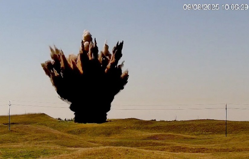 UNIŠTENA BOMBA IZ BEOGRADA NA VODI Pripadnici Sektora za vanredne situacije je digli u vazduh u Deliblatskoj peščari (FOTO)