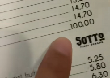 „KULINARSKI ZLOČIN“ Natrpali su na nju sve što su mogli, i to naplaćuju 100 evra (VIDEO)