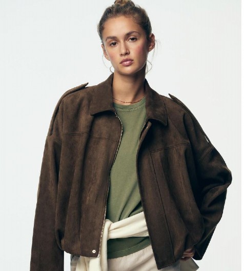 JAKNA KOJU NEĆETE SKIDATI OVE JESENI Lagana, moderna, pristupačna, a ide uz sve