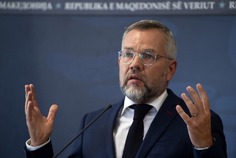 SKUPILO SE KUSO I REPATO! Posle Kurtija i Hrvata, i Mihael Rot podržao "studentske proteste" u Beogradu