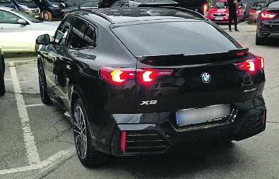 OD ŠVERCA KOKAINA ZARADILI BESNA VOZILA I GOMILU KEŠA Svi nezaposleni, a puni para!