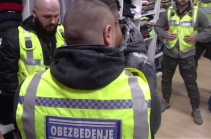 POTUKLI SE GASTOZ I TERZA! Urlici odzvanjaju Belom kućom, haos na imanju!