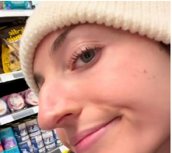 ŽENA JOJ JE DOBACILA KOMENTAR NA RAČUN NJENOG NOSA USRED PRODAVNICE  Devojčina reakcija se prepričava, ono što je usledilo raspametilo je mnoge