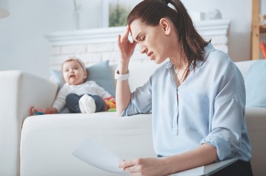 SVEKRVA MI JE ZAGORČALA ŽIVOT Neće ni da vidi unuku, okrenula muža protiv mene, a naljutila se zbog ovoga čim sam se porodila
