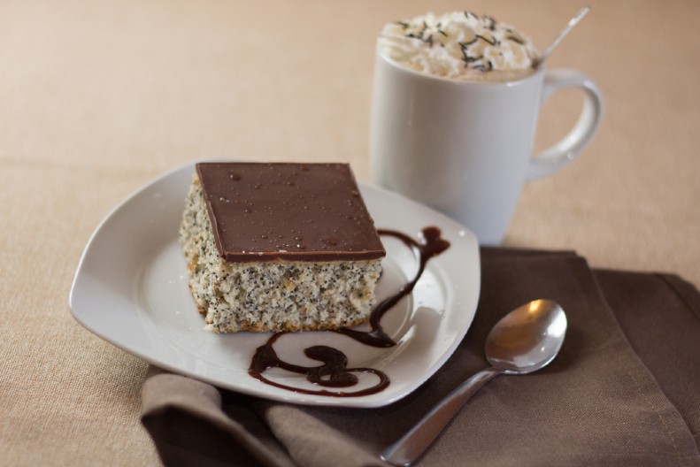 BRZI KOLAČ SA MAKOM Čokoladan i neodoljiv, nema ko vam neće tražiti recept