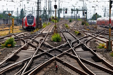UDARILA GA STRUJA OD 25.000 VOLTI DOK JE SNIMAO TIK TOK IZAZOV Otac uputio poruku svim roditeljima!