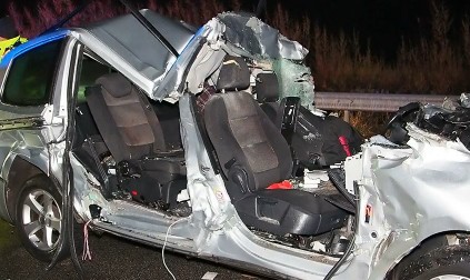 NAJSTRAŠNIJE SCENE SA MESTA POGIBIJE SRPSKE PORODICE Objavljeni detalji horor udesa, kamion se zakucao u njih (VIDEO)