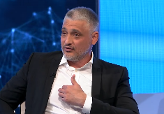 ONA IH JE SPOJILA! Poznata Srpkinja je kumovala ljubavi Čede i Jelene: ''Nemoj da gubiš vreme sa curama po Beogradu''