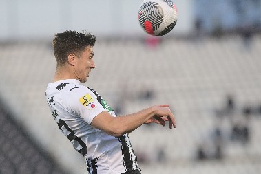 JEZIVA SCENA U SUBOTICI Žestok sudar dvojice fudbalera, svi na stadionu zanemeli