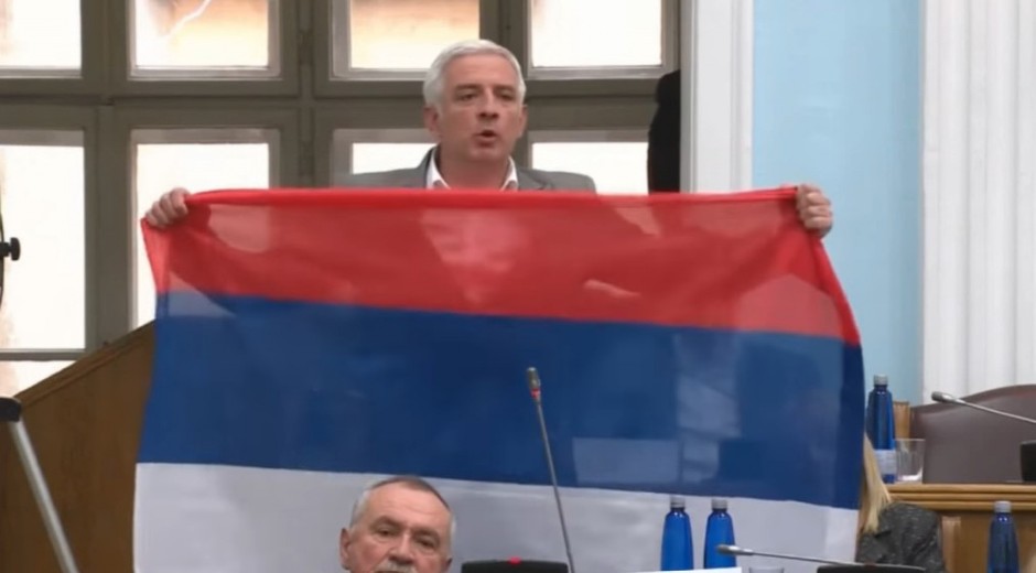 VUČUROVIĆ STAO U ODBRANU SVOJE SUPRUGE: Oni koji su krenuli na porodice, biće dočekani na crnogorski i srpski način