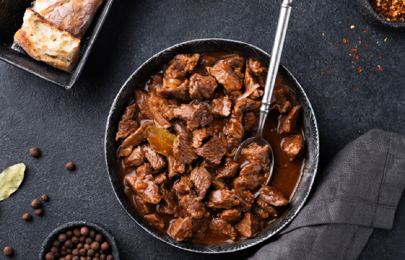 SVINJSKI PAPRIKAŠ MILUJE NEPCA Gastronomski užitak u svakom zalogaju