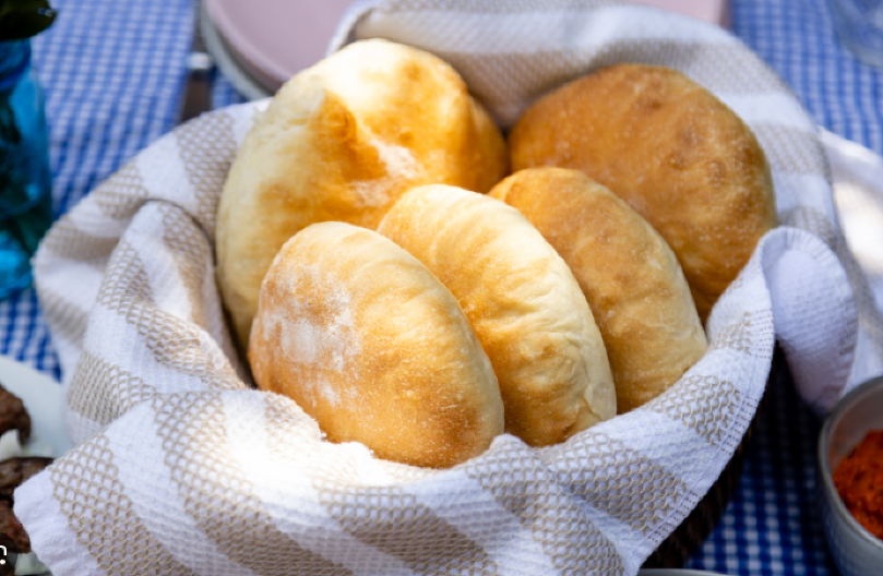 DOMAĆE LEPINJE Savršene uz kajmak i ćevape, osvajaju i mirisom i ukusom