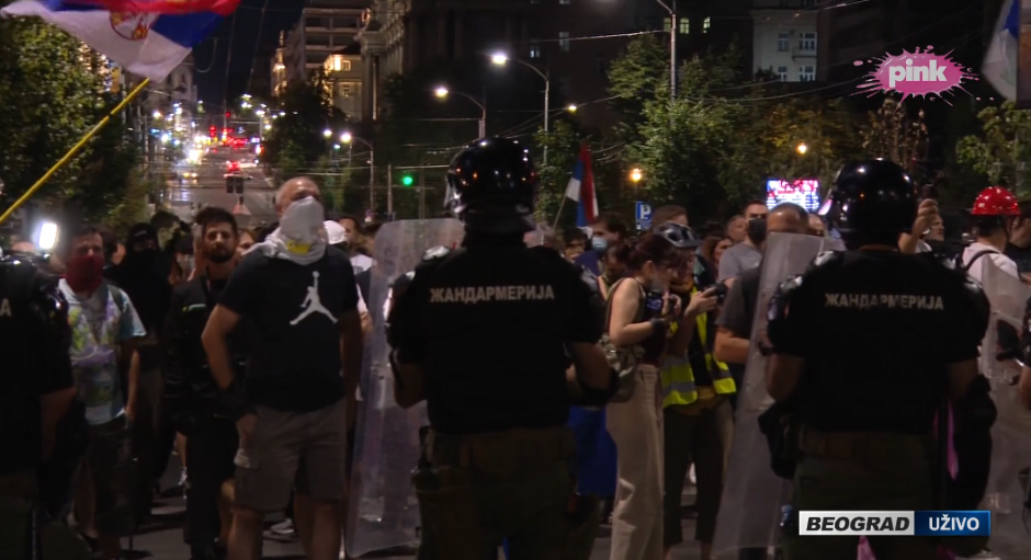 TEROR BLOKADERA U KNEZA MILOŠA! Građani meta nasilja i zastrašivanja