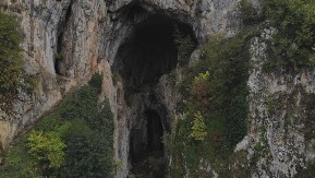 Stopića pećina na Zlatiboru: Podzemni vodopadi i bigrene kade koje oduzimaju dah