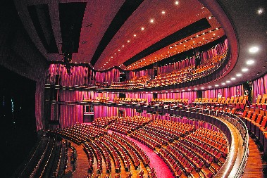 Kako je Mira Stupica osvojila beogradsku publiku prvom rečenicom na sceni