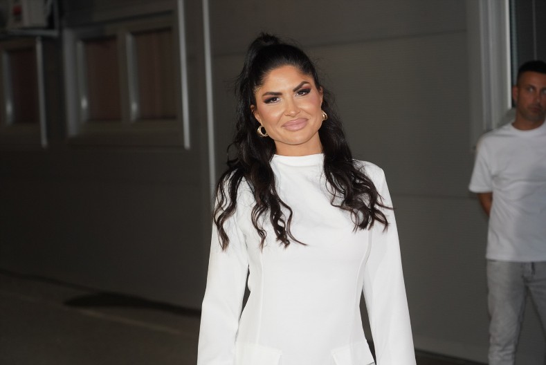 JELENA ILIĆ PAPRENO PLATILA NOVI STAN! Otkriveno kako će morati da ga isplati