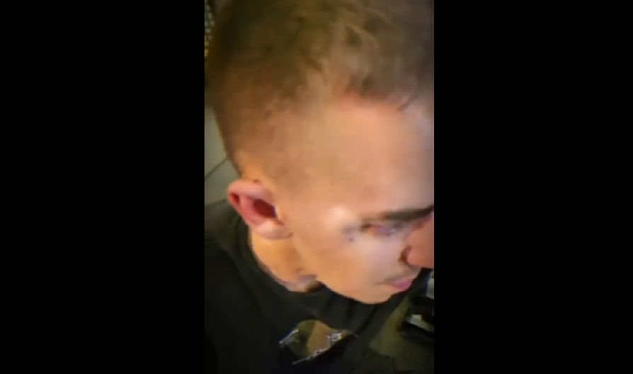 OVAKO SU TERORISTI NAPALI NOVINARE INFORMERA!Prvo urlanje i skandiranje, a onda batine i jezivi napad (VIDEO)