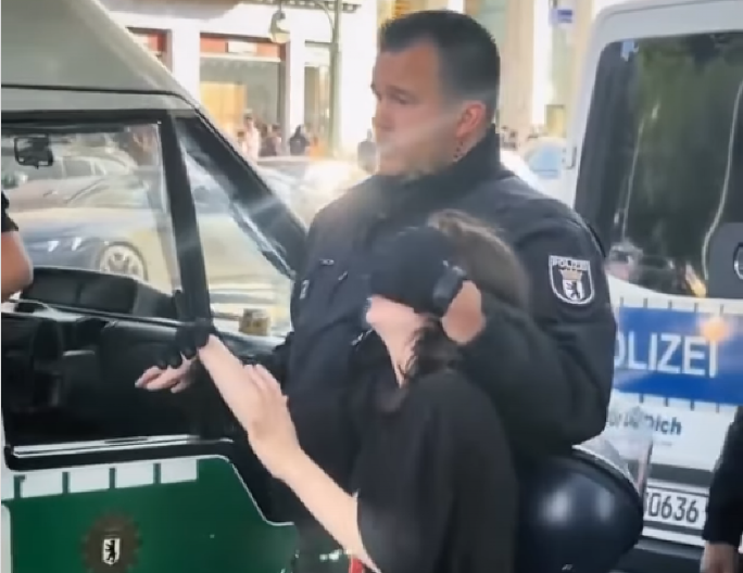 DVOSTRUKI ARŠINI BLOKADERA: Što je u Nemačkoj normalno, u Srbiji „zločin“! Ovako zapadna policija hapsi decu na protestima (VIDEO)