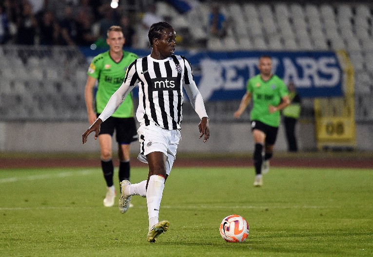 ČEKAJU GA DŽAKOVI PARA Pravio probleme u Partizanu, niko nije znao gde je, a sada ima bogatu ponudu