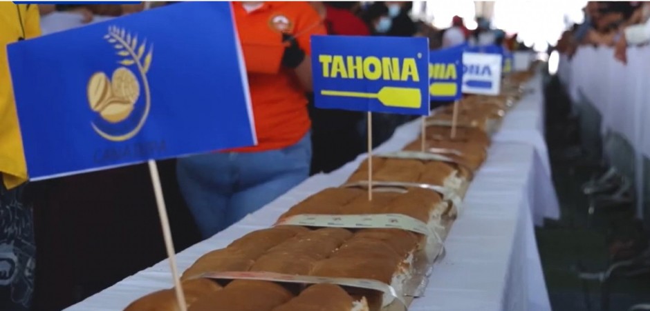 U MEKSIKU NAPRAVLJEN OGROMAN SENDVIČ OD 90 METARA Postavljen je novi rekord - pogledajte kako je to izgledalo