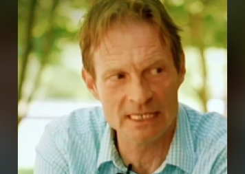 GLAVNI ŠEF OTPORA, KOJEG FINANSIRA CIA, ZADOVOLJNO TRLJA RUKE Vodimo kampanju u NATO medijima da srušimo Srbiju i da na vlast dovedemo blokadere!