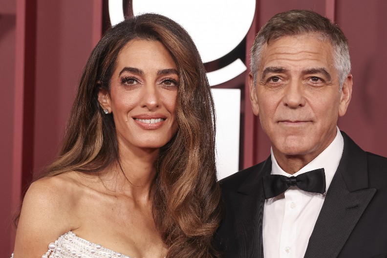 DŽORDŽ I AMAL KLUNI KONAČNO POKAZALI DECU!  Godinama ih ljubomorno krili od očiju javnosti, a evo kako danas izgledaju