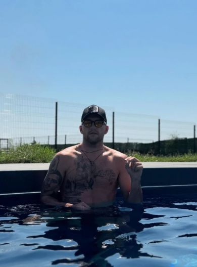 POSLE TEŠKE POVREDE OGLASIO SE VELJKO RAŽNATOVIĆ Na današnji dan poslao snažnu poruku! (FOTO)