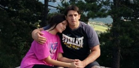 ČEKALA GA JE DOK JE BIO U ZATVORU, A ONDA JU JE PREVARIO SA KRISTINOM Ovo je bivša supruga Kristijana Golubovića sa kojom ima ćerku: "Najčestitija žena"