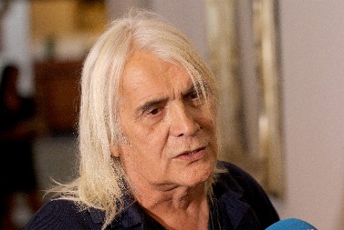 "KUPOVALI SMO MU CIGARETE I UPLAĆIVALI KREDIT, NJEGOVA ŽENA..." Prijatelji Bore Đorđevića otkrili nepoznate detalje o njemu: "Svaki put kad dođe u Čačak..."