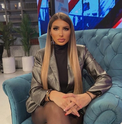 O DALILINOJ MAJCI SU SVI BRUJALI! Nestala odjednom, a sada joj se ćerka obratila iz Amerike javno, evo kako Emina izgleda (FOTO)