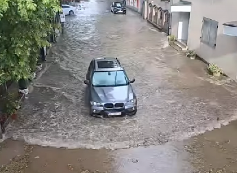 VANREDNO UPOZORENJE! Nevreme stiže u ovaj srpski grad: ''Može biti opasno po bezbednost ljudi''