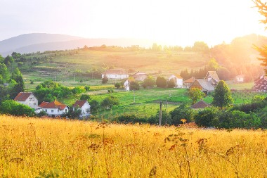 ZGRABITE PRE DRUGIH Kuća sa placem od 12 ari za 10.000 evra – mirna lokacija, svi priključci, cena po dogovoru