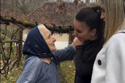 DAN POČINJEM SA ČAŠICOM RAKIJE I ŠOLJOM KAFE I TAKO SVAKO JUTRO Mirjana u 99 -oj živi sama u selu i kaže da joj doktor ne treba