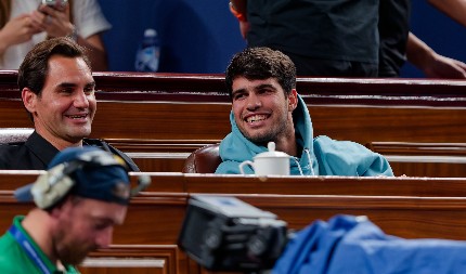 SLIKA O KOJOJ SVI PRIČAJU Federer i Alkaraz se sreli pred početak Lejver kupa