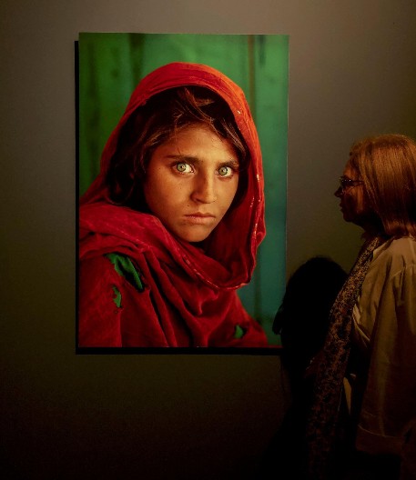 POGLED KOJI PROGONI SVET Teška sudbina devojčice sa najlepšim očima, evo kako danas izgleda