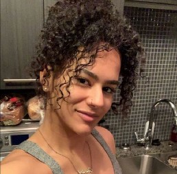 OD HOLIVUDA DO SEOSKOG DVORIŠTA Kako je prelepa američka pevačica postala srpska snajka, rodila sina i otkrila kako se slaže sa svekrvom