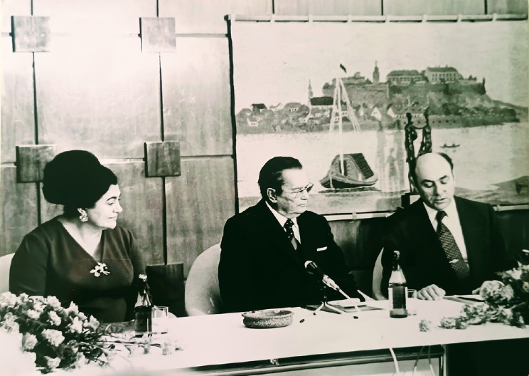 Kafa 160, a porcija ćevapa 670 dinara – ovo je bašta restorana u kojoj je na Zlatiboru ručao Tito