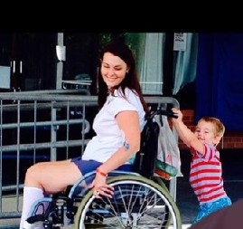 ZBOG ČETKICE ZA ŠMINKU SAM OSTALA NEPOKRETNA Pozajmila sam je od prijateljice i bukvalno preko noći završila u kolicima!